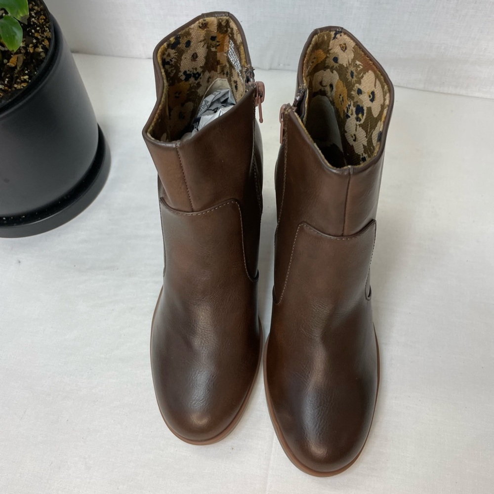 Korks Brown Ankle Boots - Picture 10 of 13